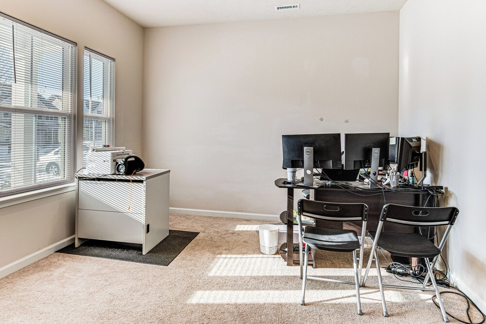 15 Mi to Dtwn Indianapolis: Family-friendly Home!