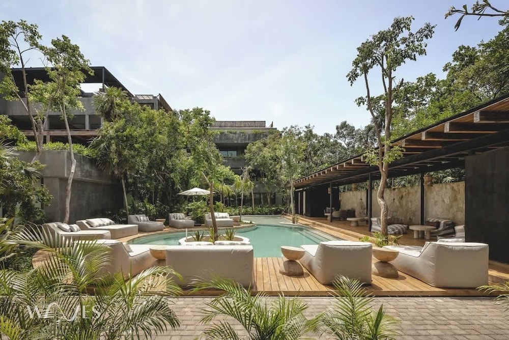 2BR w/ Private Pool Near the Beach Spacious Stay