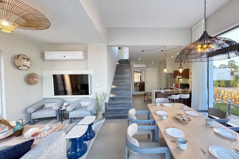 Xuru Stays I Haute & Hand-picked 4bdr Villa Private Pool