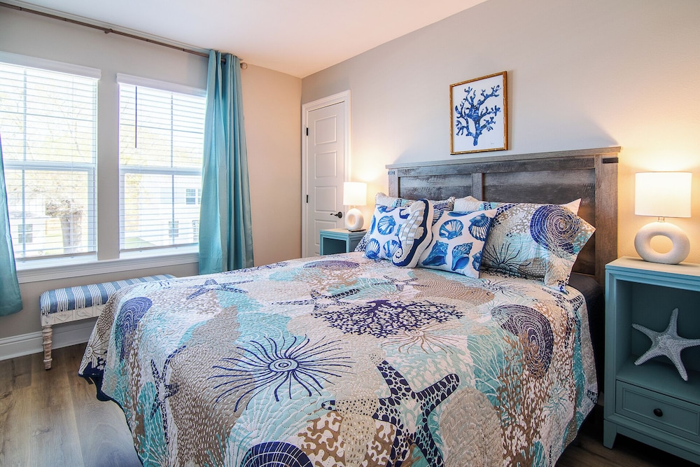 Stylish, Brand NEW 3 Bed Cottage, Beach Front, DOG Friendly!