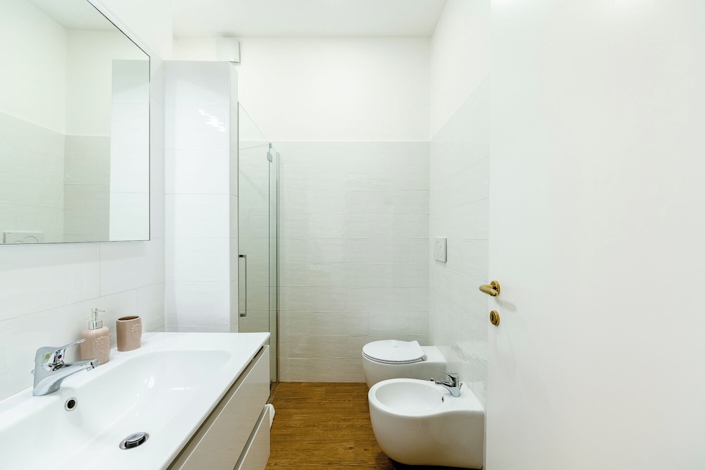 Bramante Luxury Apartments by InnStay