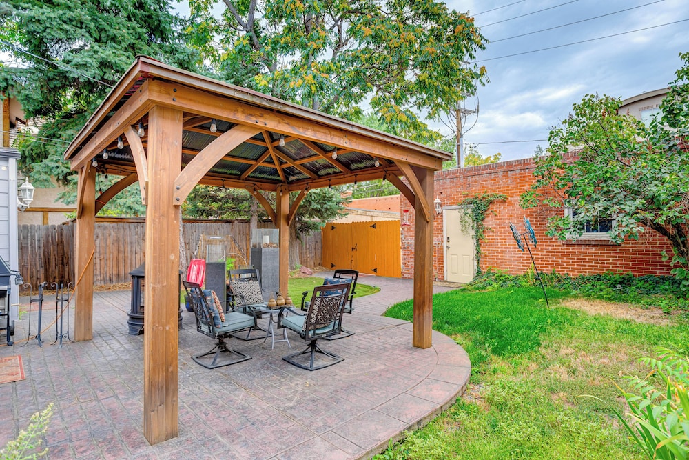 Denver Retreat in Cherry Creek: Walk to Dining!