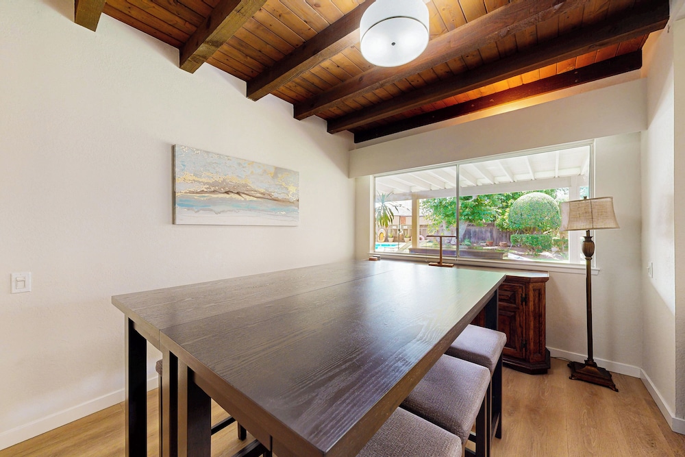 4BR Dog-friendly Home w/ Pool, Spa, Grill & A/C
