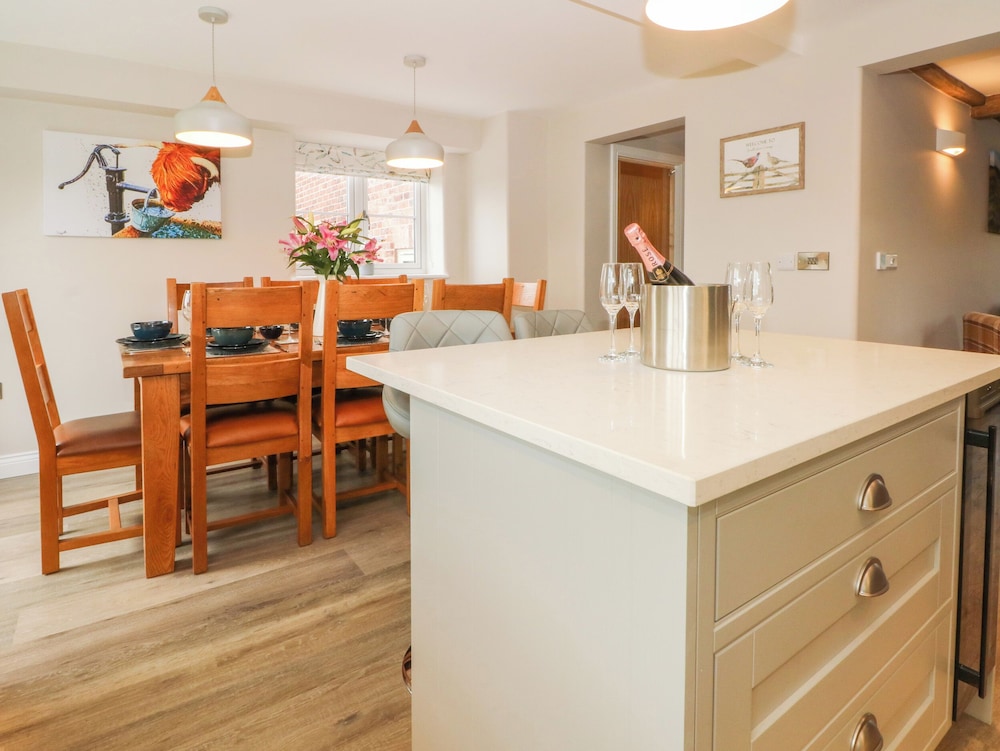 Small Lane Cottage