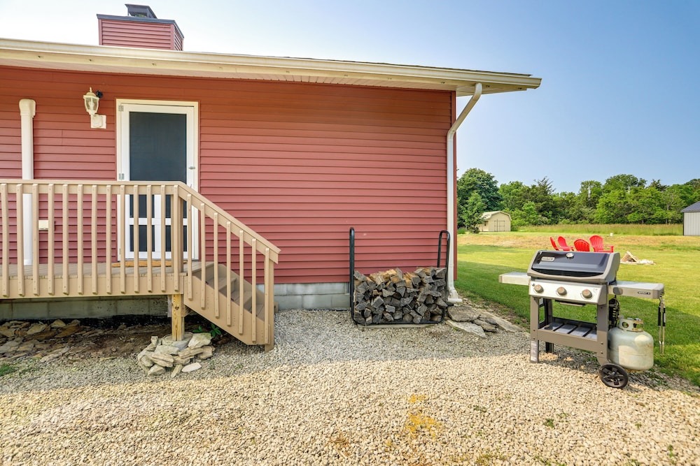 Walk to Lake: Kelleys Island Gem w/ Deck!