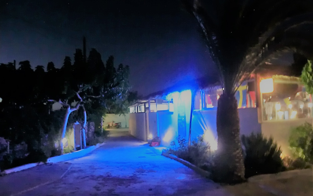 Santorini Camping & Hostel
