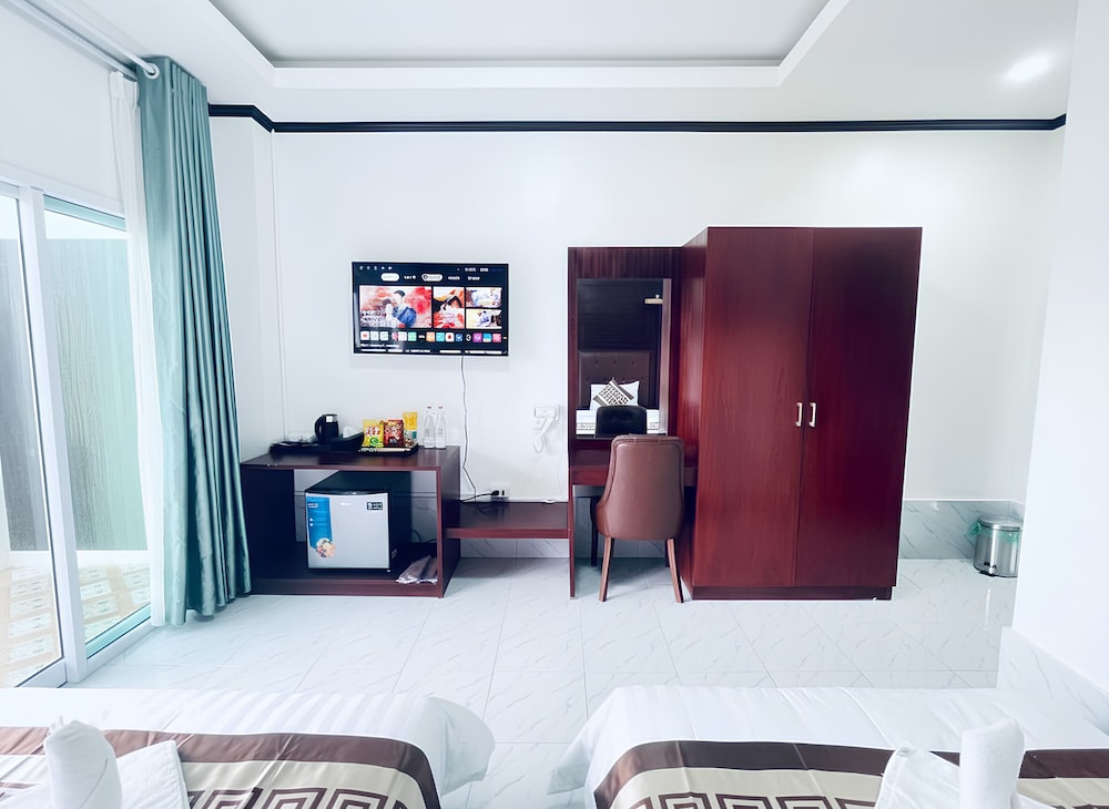 Intimate Riverside Resort
