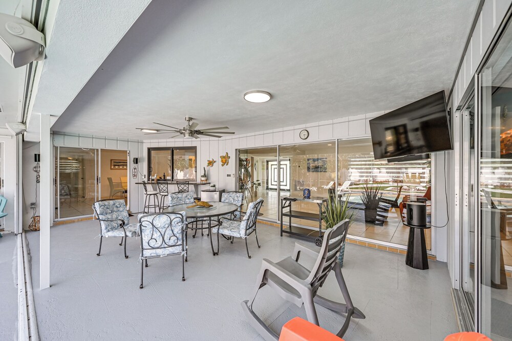 Outdoor Oasis: Marco Island Home Near Beaches
