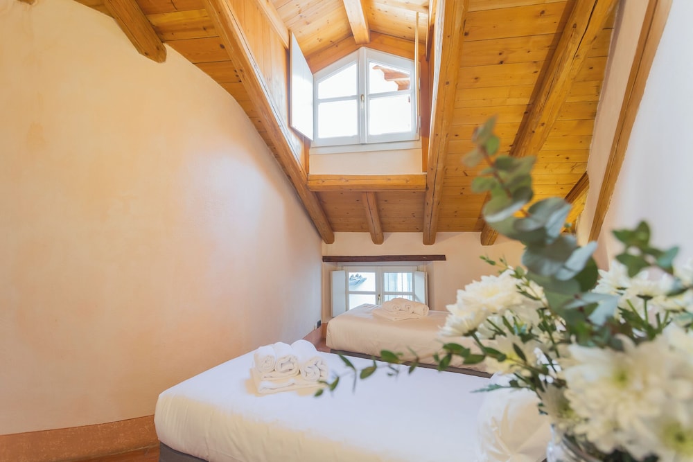 Antiche Mura by Rent all Como