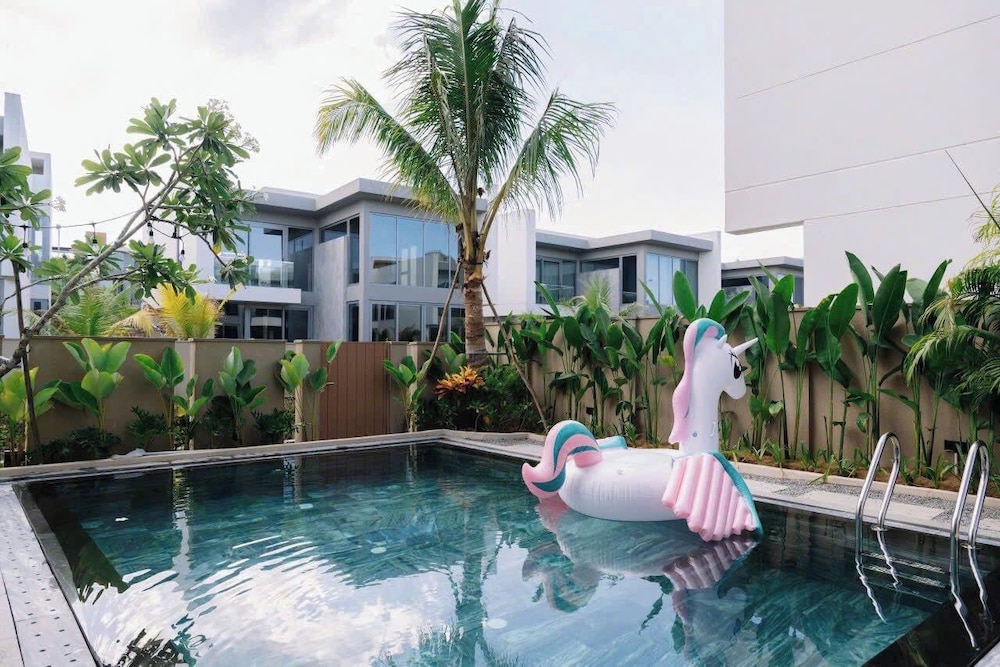 VISTA Skyview Luxury Residence