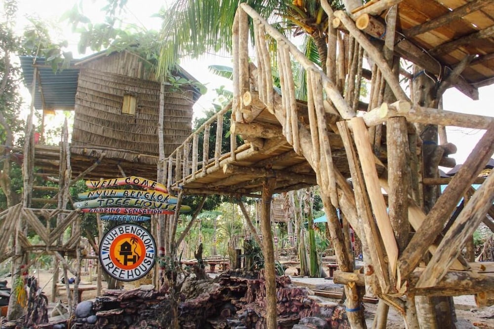 Nyuh Bengkok Tree House