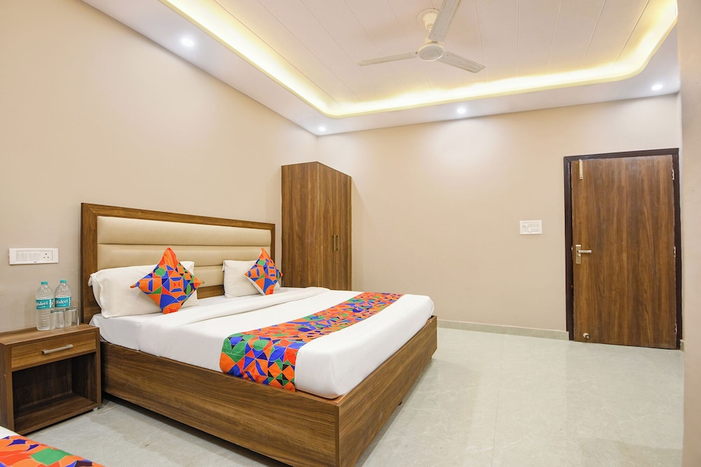 Fabhotel Kanchan Palace