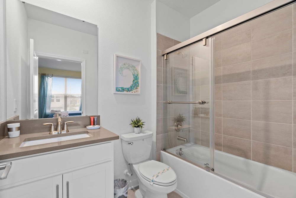 Chic Spacious 5BR Retreat Near Disney