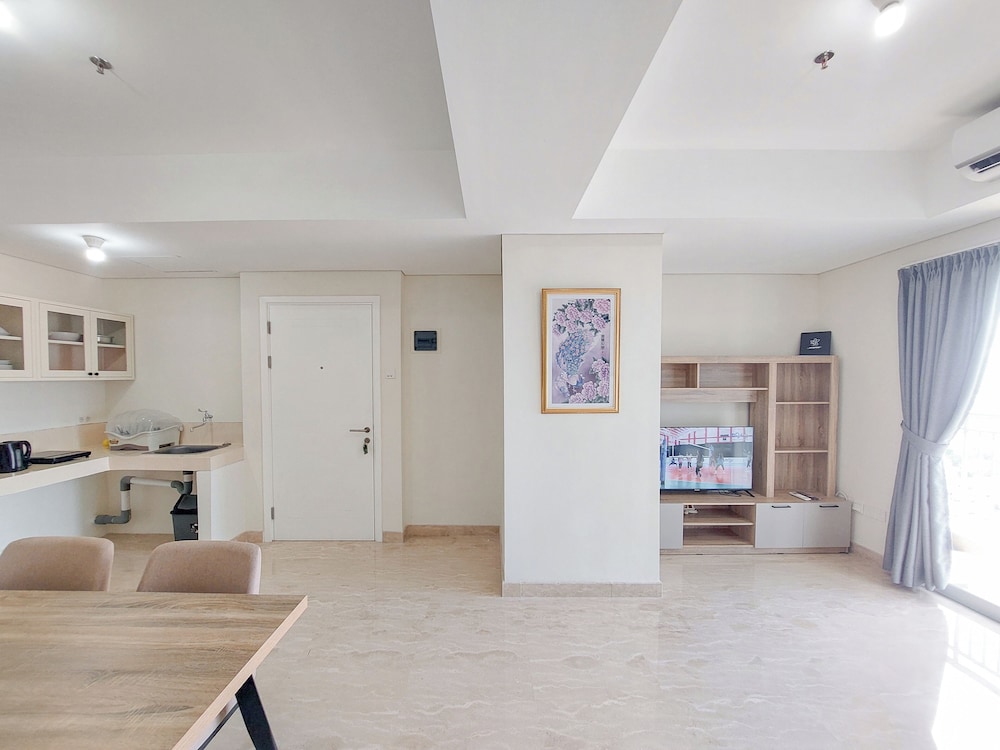 Serene And Comfort Living 3Br At Podomoro City Deli Medan Apartment