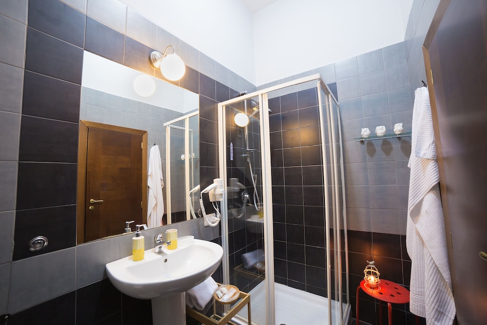 Le 4 Stagioni Dante H Napoli Centro by ClaPa Group Dislocated Hospitality