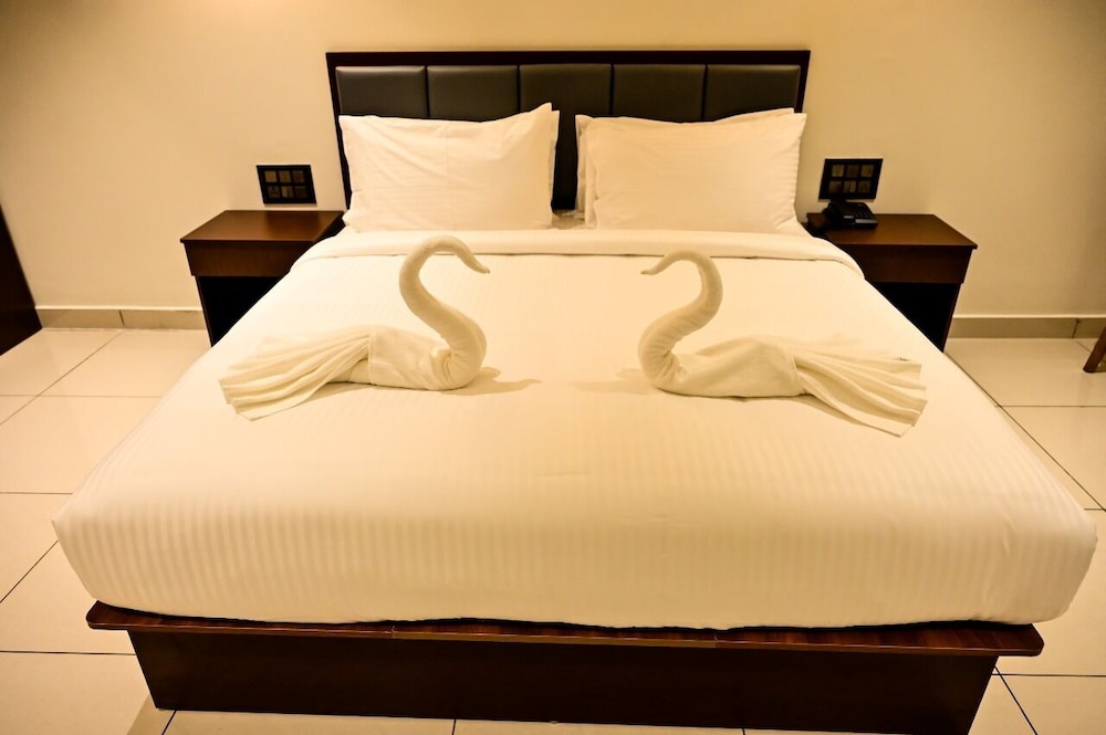 Hotel S S International