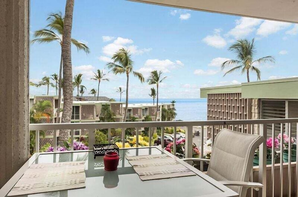 Top Floor With Ocean Views - Convenient Location - Vrkcv
