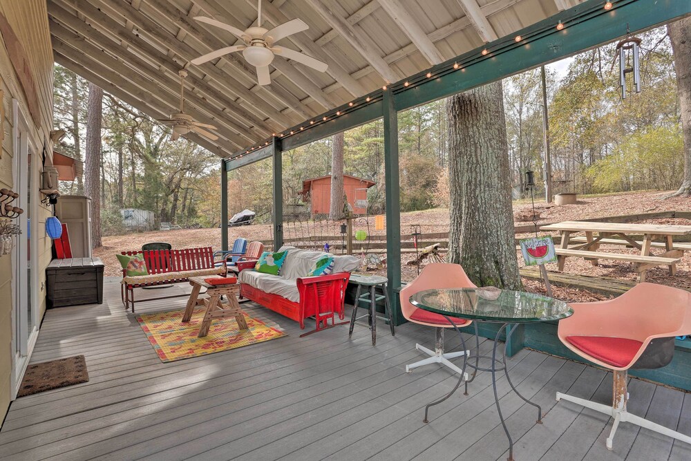 Lakeside Pleasure Island Cabin w/ Deck  Gas Grill - Property Image 5