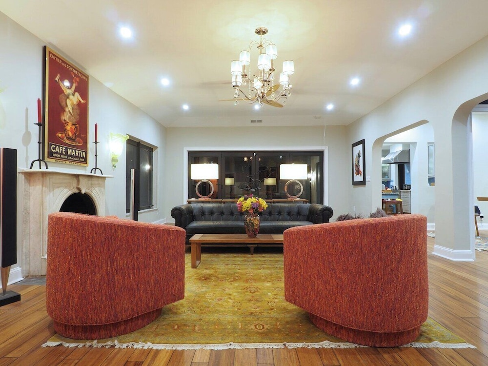 #1 Beach Estate Las Olas Beach Best Location - Image 3