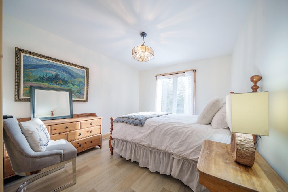 Luxury Lakefront Cottage - The Shining Star