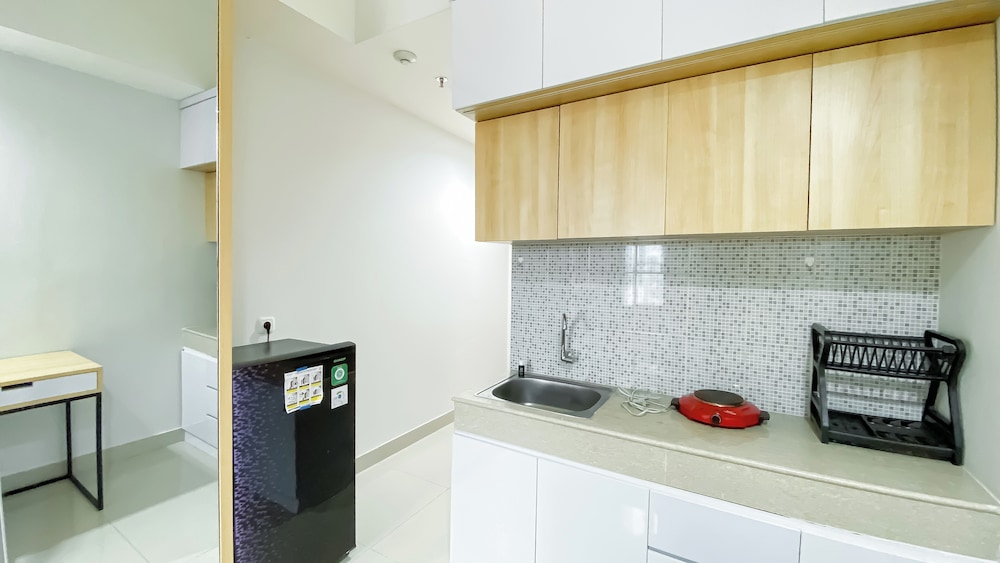 Nice And Comfy Studio At Evenciio Margonda Apartment