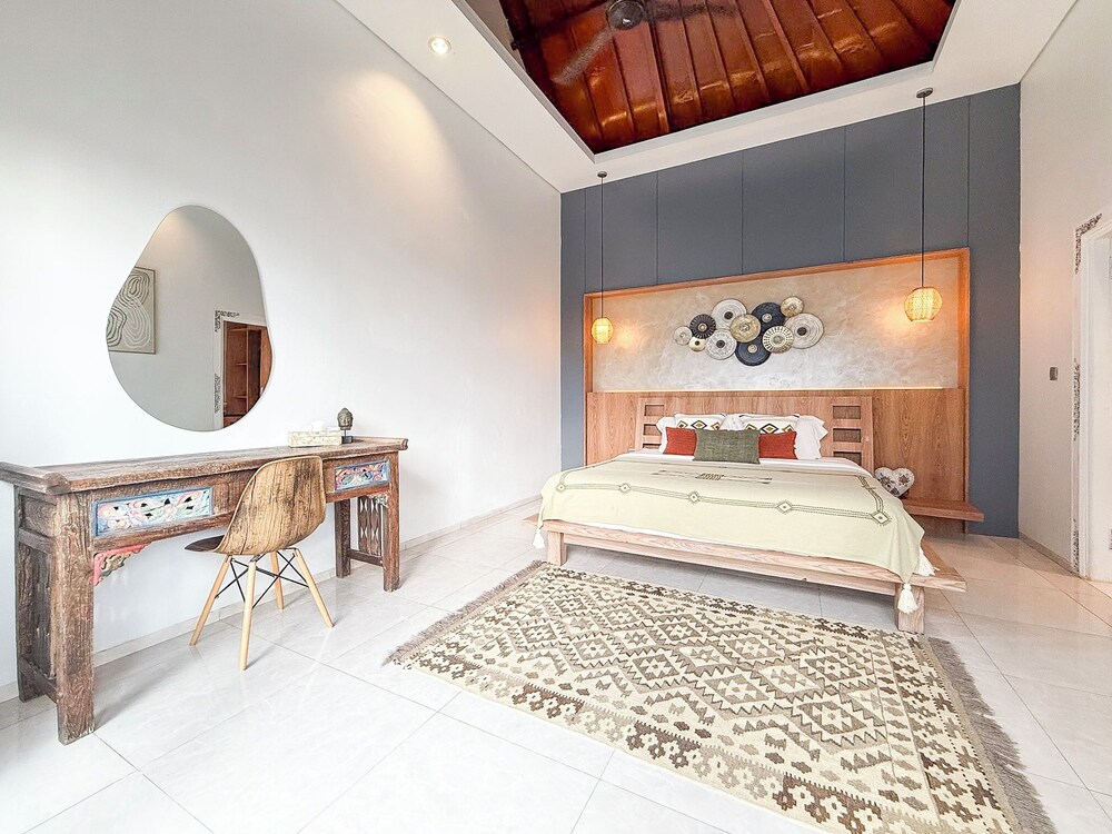 Villa St Calyx by DVH Luxe Retreats 3BR