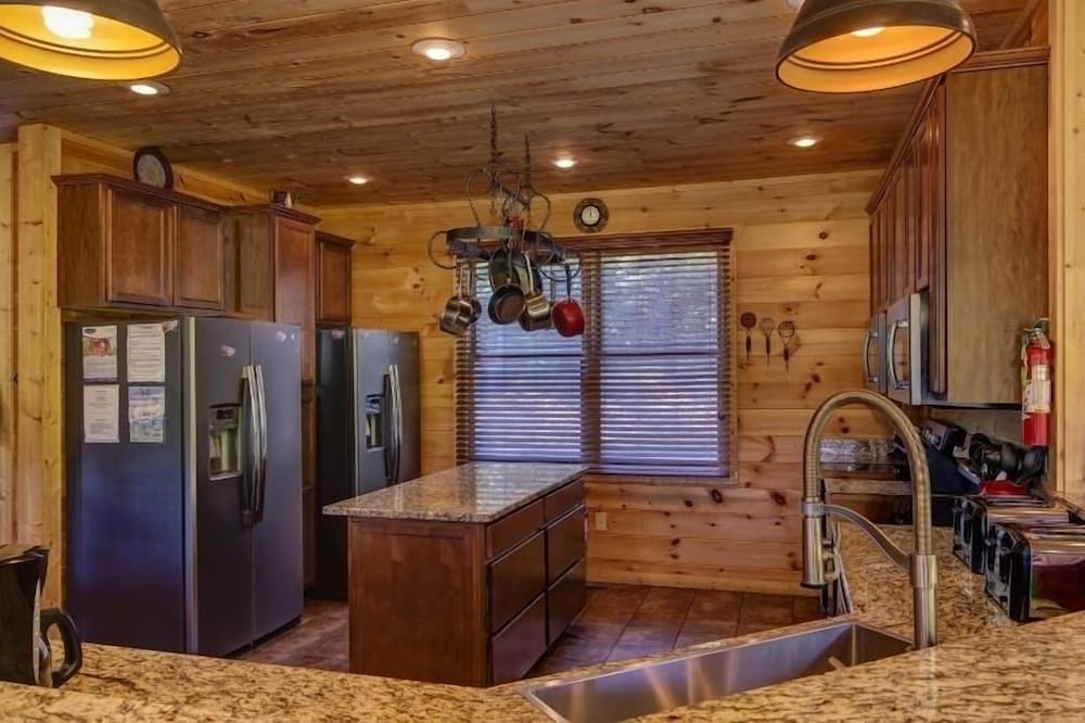 Grand View Lodge - 10 Bedrooms, 10 Baths, Sleeps 44 Home by RedAwning view 5