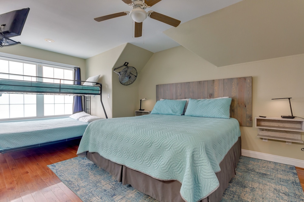 Orange Beach Family Duplex w/ Deck < 1 Mi to Shore view 3