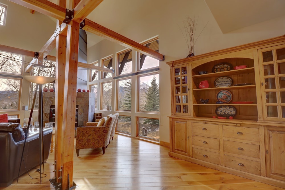 11 Stormwatch Circle 4br 3.5ba 4 Bedroom Home