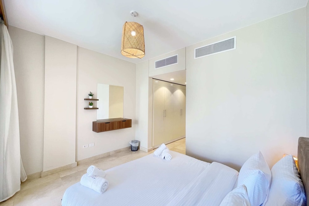 Xuru Stays I Homestyle 3BR Penthouse Pool & Beach View