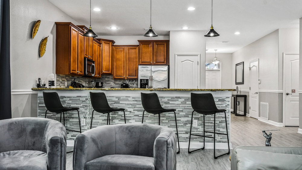 Huge Home With Game Room & Theater Near Disney 1429