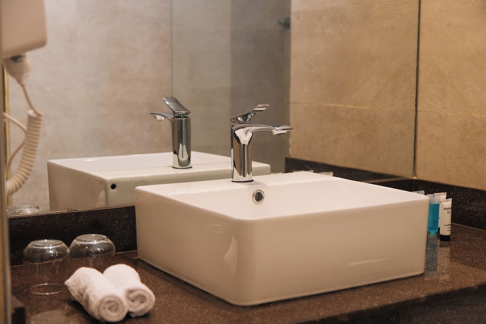 Royal Mandarin Hotel & Resort