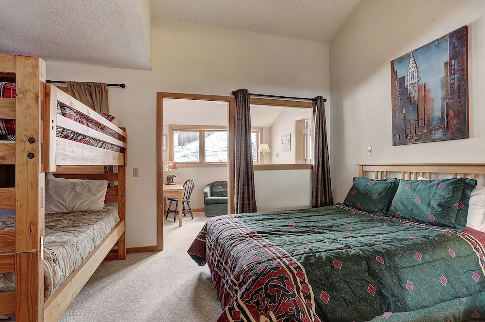 Pet Friendly Ski-In Ski-Out Right By The Lift and Golf Course - FP310 by Redawning