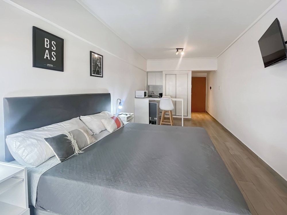 Modern Studio With Amenities in the Heart of the City U4