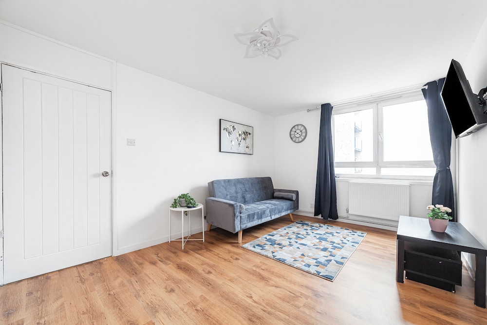 Modern Living In Stylish 3bed Flat