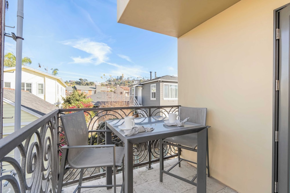 Windansea by Avantstay Private Rooftop Patio, 2 Blocks to Beach & Town