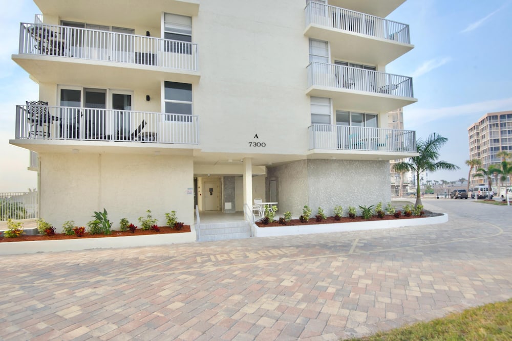 Estero Beach & Tennis 1201-a