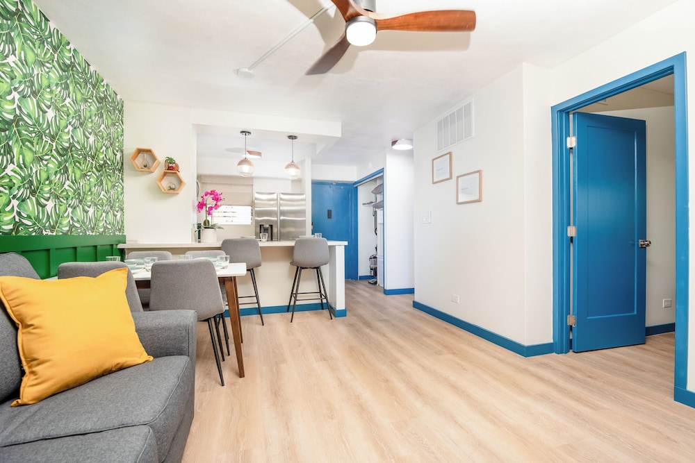 Royal Aloha by Tropical Escapes Realty view 3