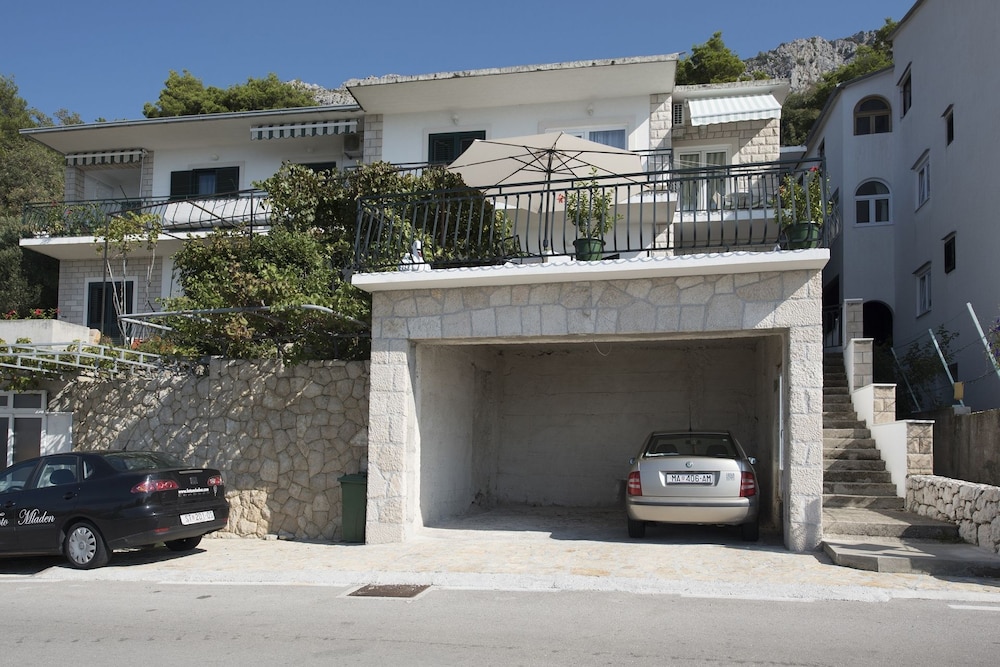 Photo 11