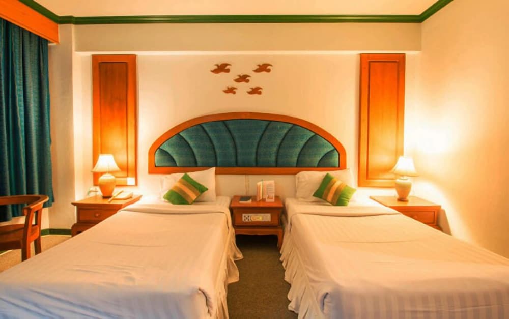 Thepnakorn Hotel