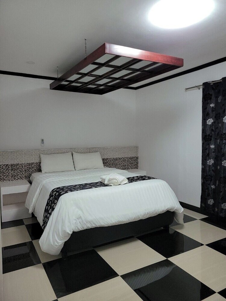 Jewelry Resort and Villas Tagaytay