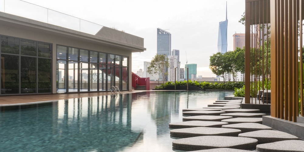 Moonway Luxury Suites At CORE Residence
