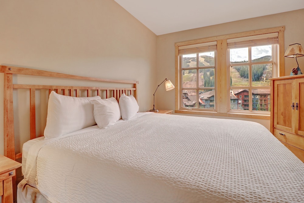 Pp605 Passage Point 3 Bedroom Condo