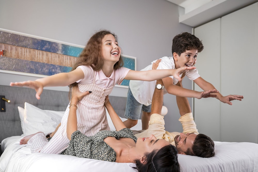 Th8 Palm Dubai Beach Resort, Vignette Collection by IHG