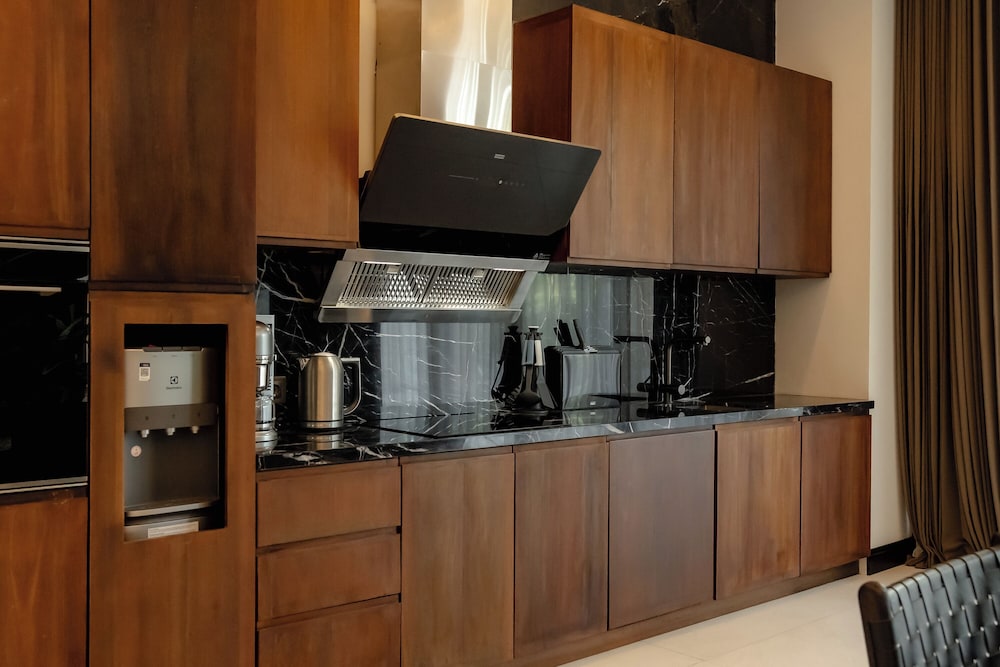 AMO Residences