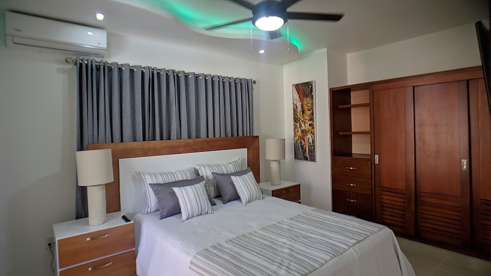 Modern & Private Tropical Villa in Gated Community Minutes From the Beach view 2