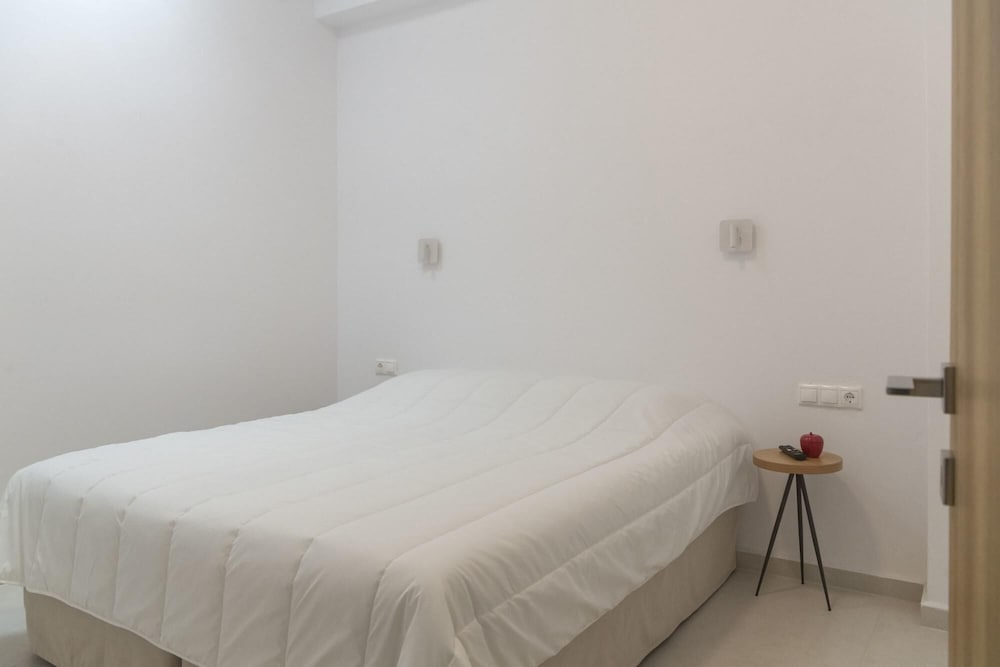 Parikia s Cosy Jewel