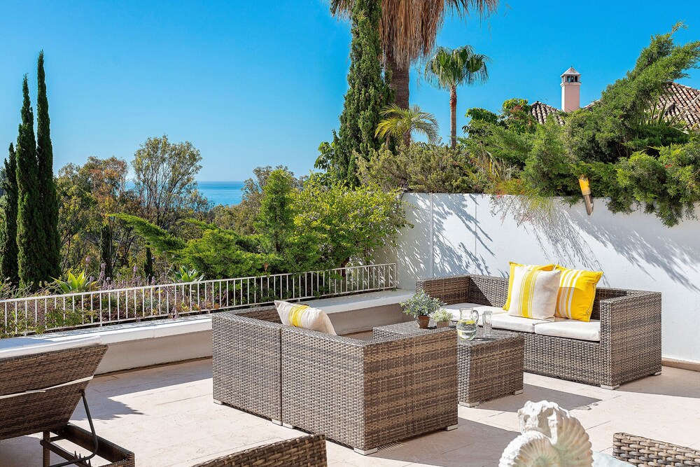 Genteel Home Las Lomas