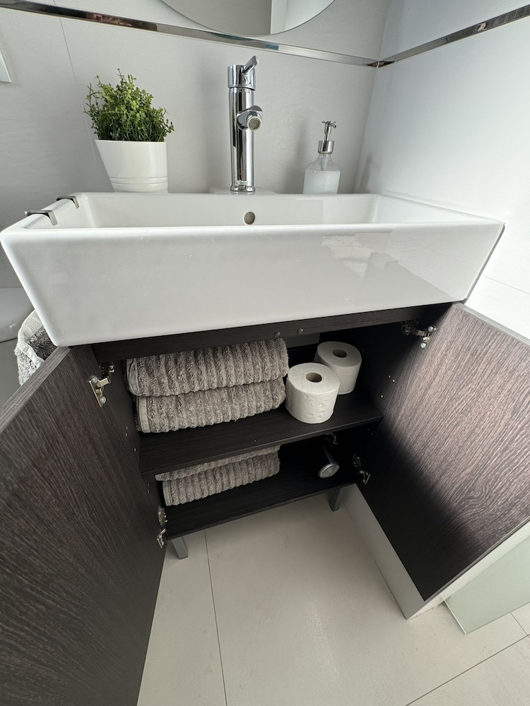 Peaceful Studio Apartment With Amazing Views
