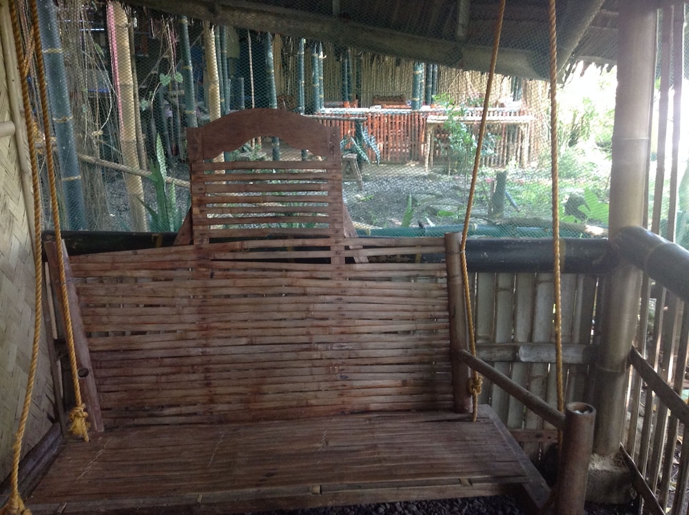Treasure Isle Guesthouse - Hostel